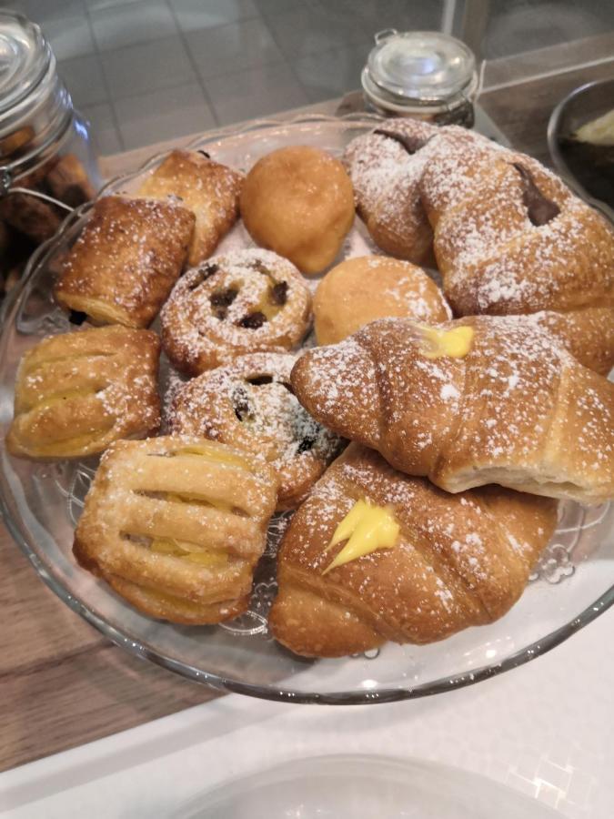 Hotel Iride Suite & Breakfast- Ideale Per Famiglie E Coppie Riccione Bagian luar foto
