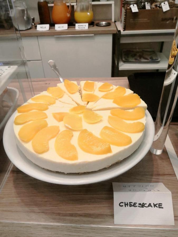 Hotel Iride Suite & Breakfast- Ideale Per Famiglie E Coppie Riccione Bagian luar foto
