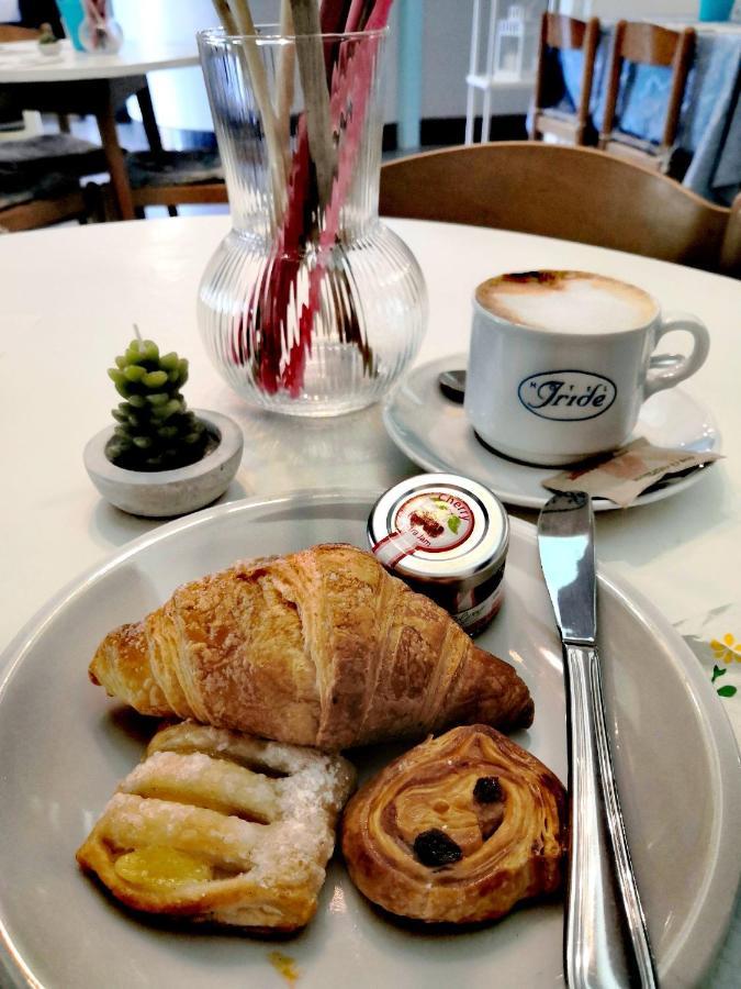 Hotel Iride Suite & Breakfast- Ideale Per Famiglie E Coppie Riccione Bagian luar foto