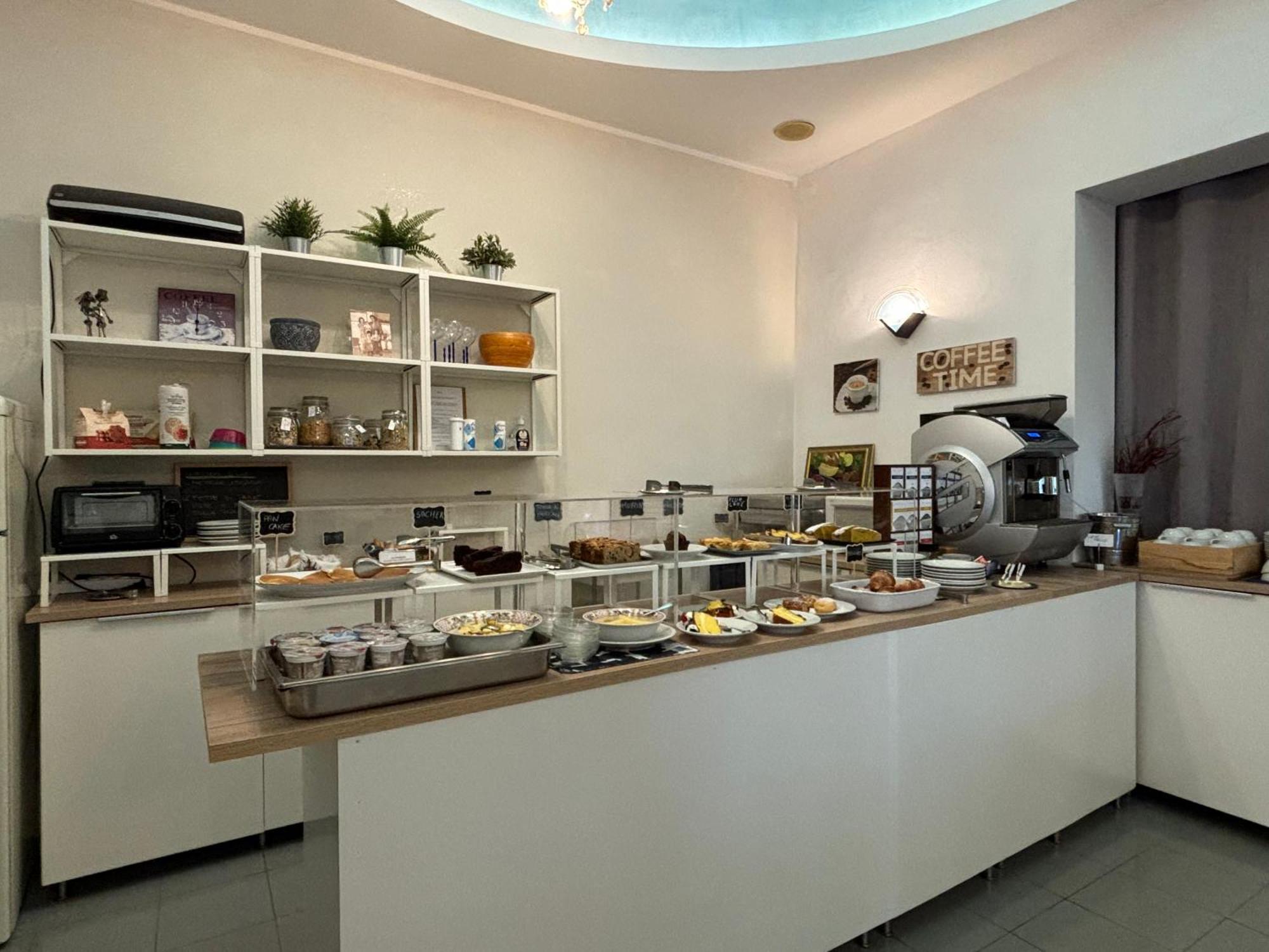 Hotel Iride Suite & Breakfast- Ideale Per Famiglie E Coppie Riccione Bagian luar foto